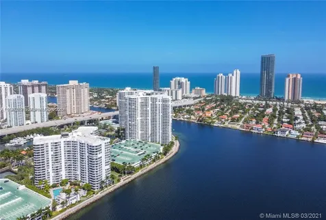 3600 Mystic Pointe Drive Aventura FL 33180