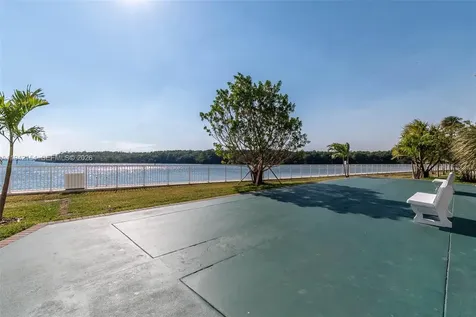 500 Bayview Drive Sunny Isles Beach FL 33160