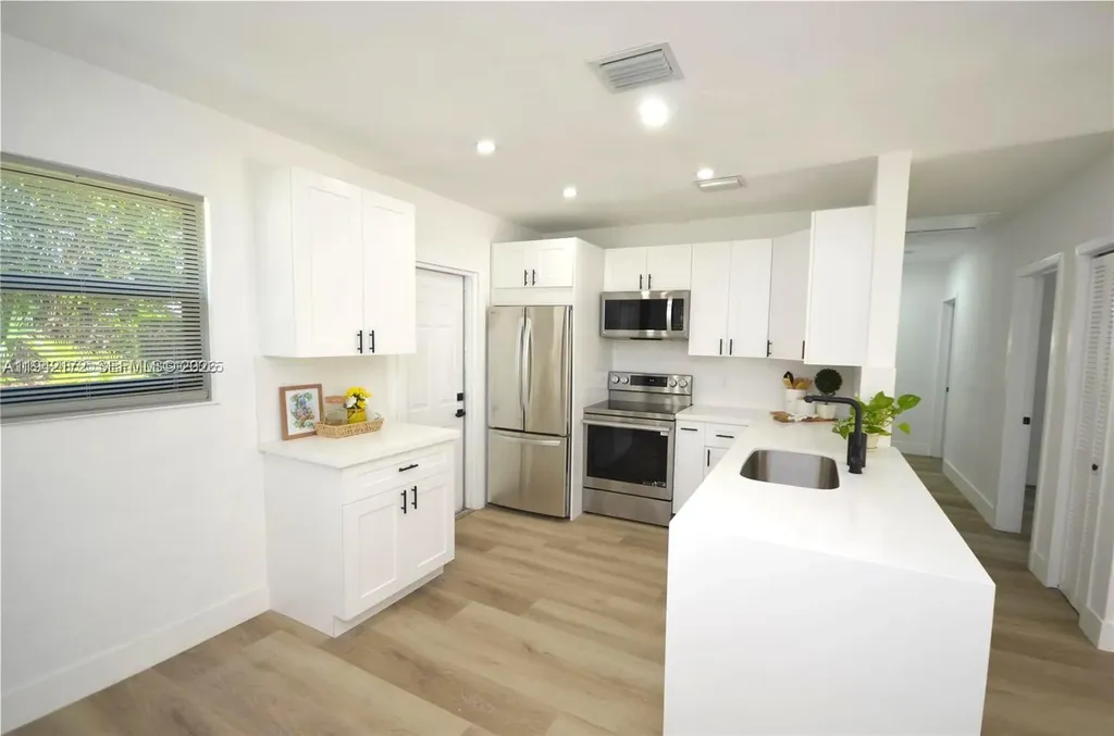 1613 NW 12th Street Fort Lauderdale FL 33311