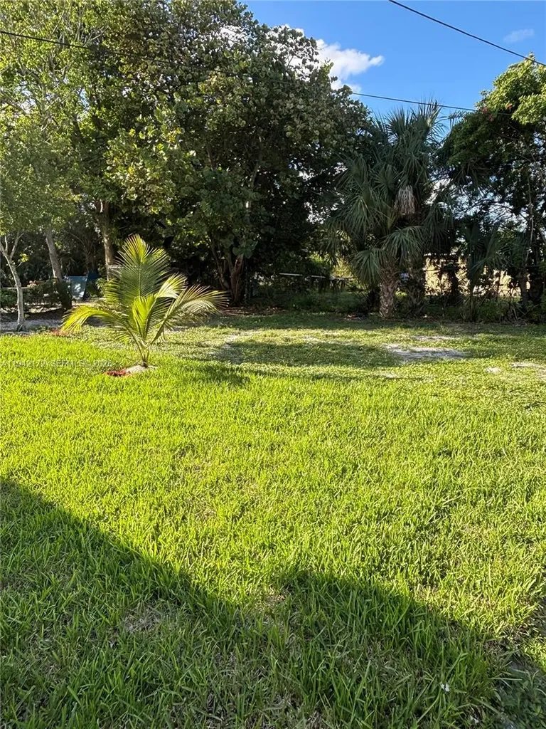 1613 NW 12th Street Fort Lauderdale FL 33311