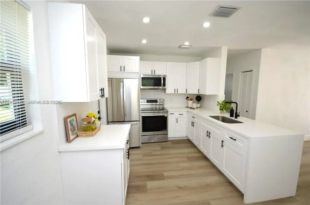 1613 NW 12th Street Fort Lauderdale FL 33311