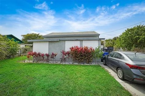 3021 Avenue J Riviera Beach FL 33404