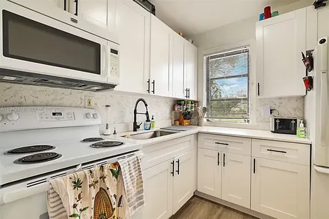 3021 Avenue J Riviera Beach FL 33404