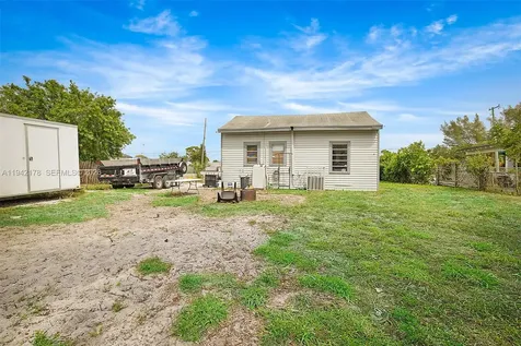 3021 Avenue J Riviera Beach FL 33404