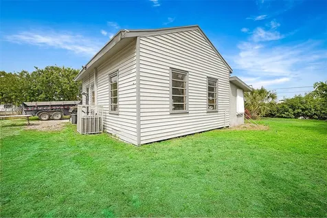 3021 Avenue J Riviera Beach FL 33404