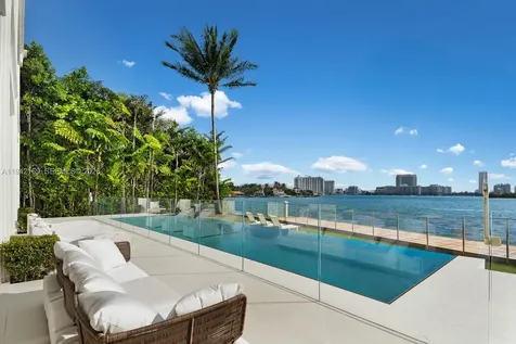 33 E Dilido Drive Miami Beach FL 33139
