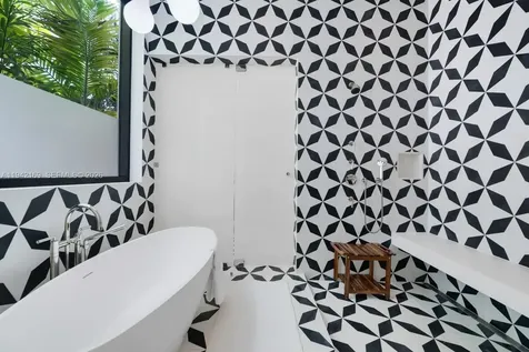 33 E Dilido Drive Miami Beach FL 33139