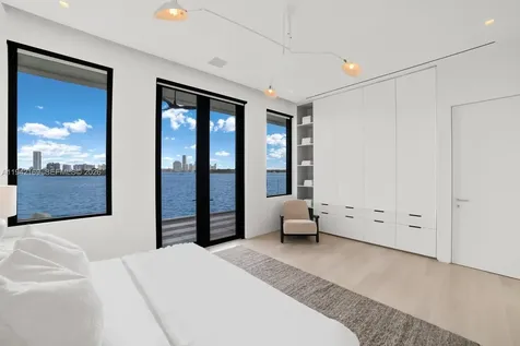 33 E Dilido Drive Miami Beach FL 33139