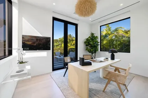 33 E Dilido Drive Miami Beach FL 33139