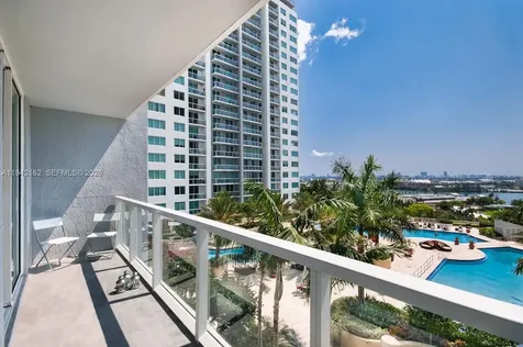 253 NE 2nd Street Miami FL 33132