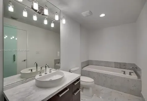 253 NE 2nd Street Miami FL 33132
