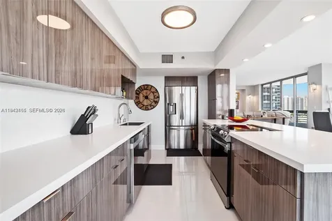 3600 Mystic Pointe Drive Aventura FL 33180