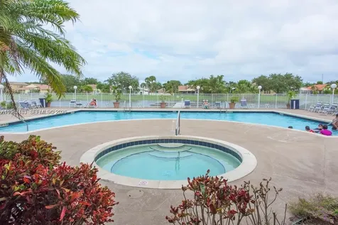 2667 NW 33rd Street Oakland Park FL 33309