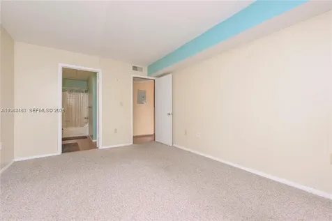 2667 NW 33rd Street Oakland Park FL 33309
