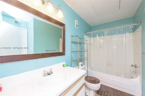 2667 NW 33rd Street Oakland Park FL 33309