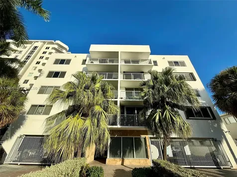 1605 Bay Road Miami Beach FL 33139