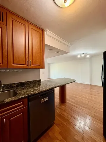 1605 Bay Road Miami Beach FL 33139