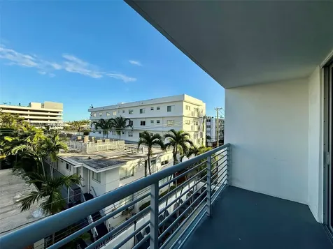 1605 Bay Road Miami Beach FL 33139