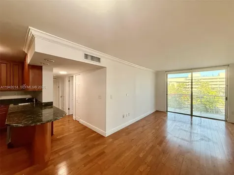 1605 Bay Road Miami Beach FL 33139