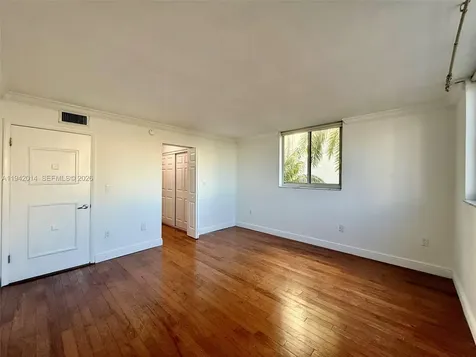 1605 Bay Road Miami Beach FL 33139
