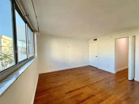 1605 Bay Road Miami Beach FL 33139