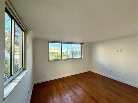1605 Bay Road Miami Beach FL 33139