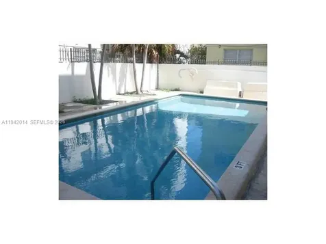 1605 Bay Road Miami Beach FL 33139
