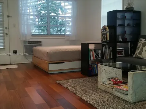 717 Espanola Way Miami Beach FL 33139