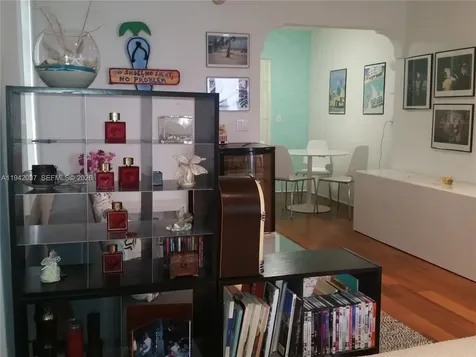 717 Espanola Way Miami Beach FL 33139