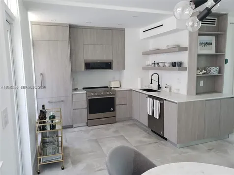301 Ocean Drive Miami Beach FL 33139