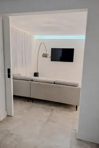 301 Ocean Drive Miami Beach FL 33139