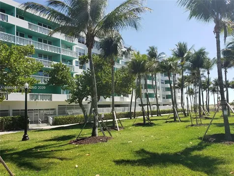 301 Ocean Drive Miami Beach FL 33139