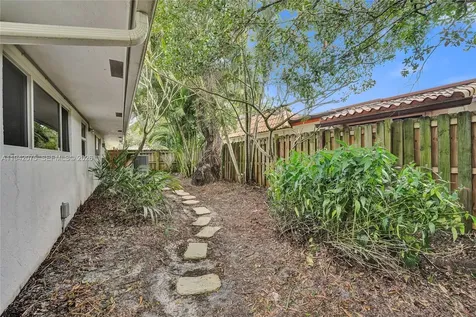 7420 SW 13th Street Plantation FL 33317