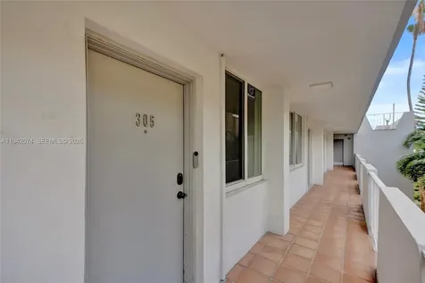 7133 Bay Drive Miami Beach FL 33141