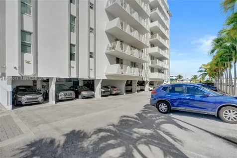 7133 Bay Drive Miami Beach FL 33141