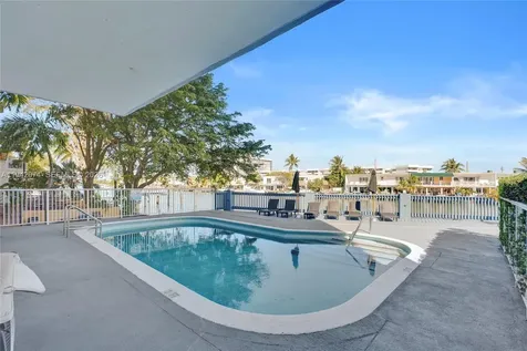 7133 Bay Drive Miami Beach FL 33141