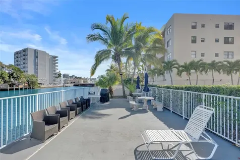7133 Bay Drive Miami Beach FL 33141