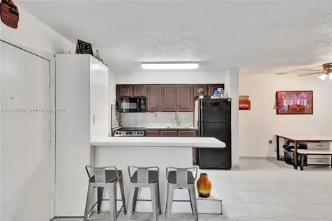 7133 Bay Drive Miami Beach FL 33141
