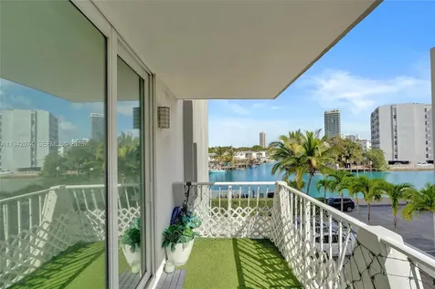 7133 Bay Drive Miami Beach FL 33141