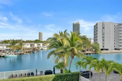 7133 Bay Drive Miami Beach FL 33141