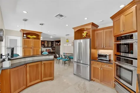 20610 NE 22nd Court Miami FL 33180