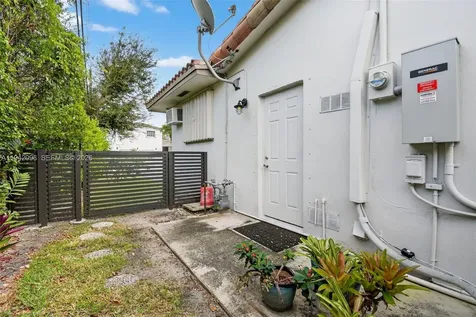 20610 NE 22nd Court Miami FL 33180