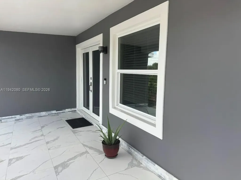 412 W 15th Street Hialeah FL 33010
