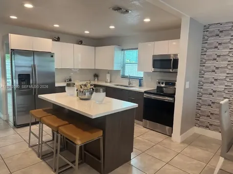 412 W 15th Street Hialeah FL 33010