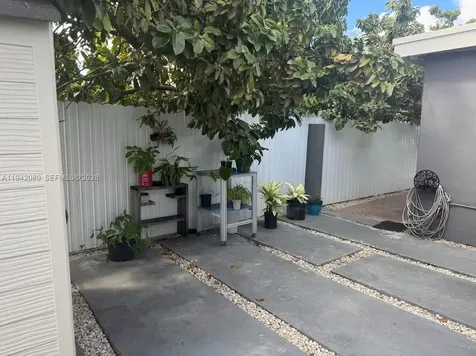 412 W 15th Street Hialeah FL 33010