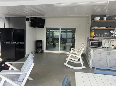 412 W 15th Street Hialeah FL 33010
