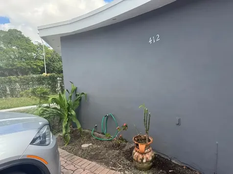 412 W 15th Street Hialeah FL 33010