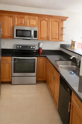 16585 NE 3 Avenue Miami FL 33162