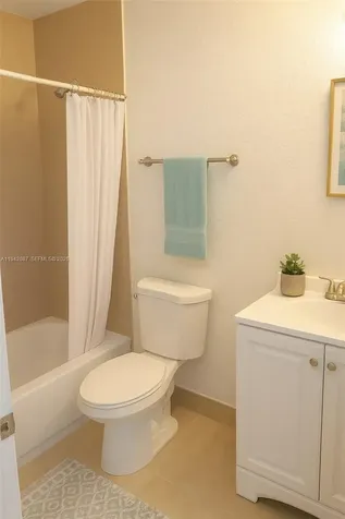 16585 NE 3 Avenue Miami FL 33162