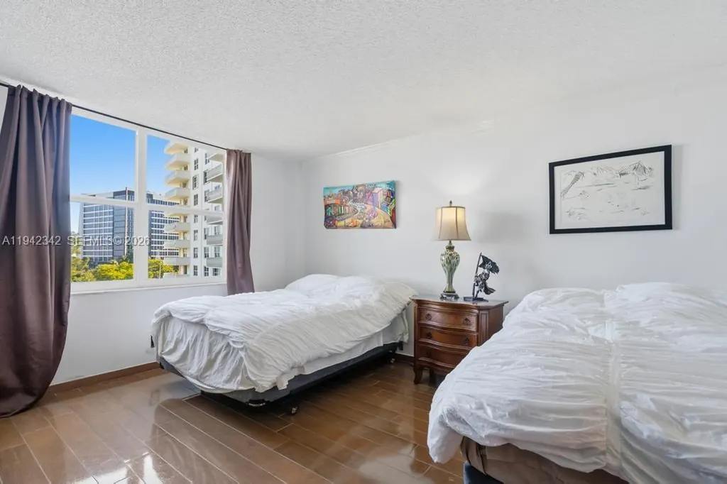 1 Las Olas Circle Fort Lauderdale FL 33316